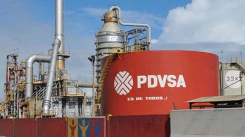 Венецуелската PDVSA реши да пренасочи износа на петрол от САЩ заради санкциите