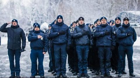 Страна.ua: Украинските полицаи се сродиха с Бандера на флашмоб в социалните мрежи