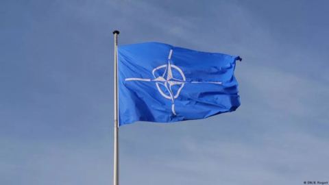 Вести: В НАТО подкрепиха Унгария по повод на украинския закон за образованието