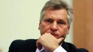 Wirtualna Polska, оставка, Назарбаев, бивш президент на Полша