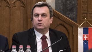 Председателят на парламента, Словакия, против, американски войски