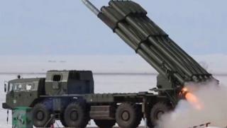 Руските военни, бойни стрелби Торнадо-С