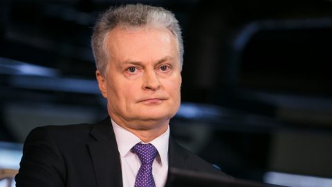 Храбрият президент на Литва призовава НАТО да не се страхува от "руските червени линии"