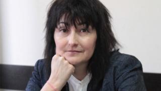 Невчесани мисли, изключен социалист, Ваня Добрева