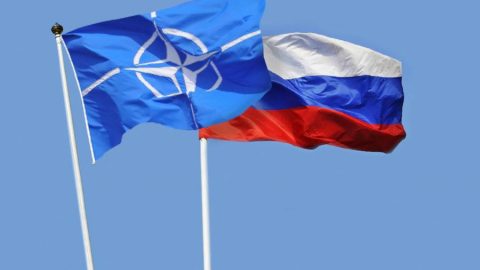 Independent: За да оцелее на НАТО ще му се наложи да изгражда мостове с Русия