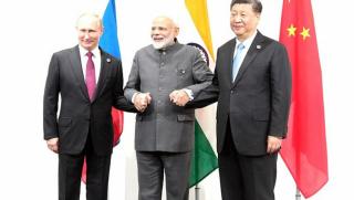 Индия, въвлече Русия, Китай
