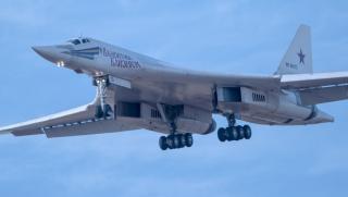 Руски ракетоносци, Ту-160, полет, Балтийско море