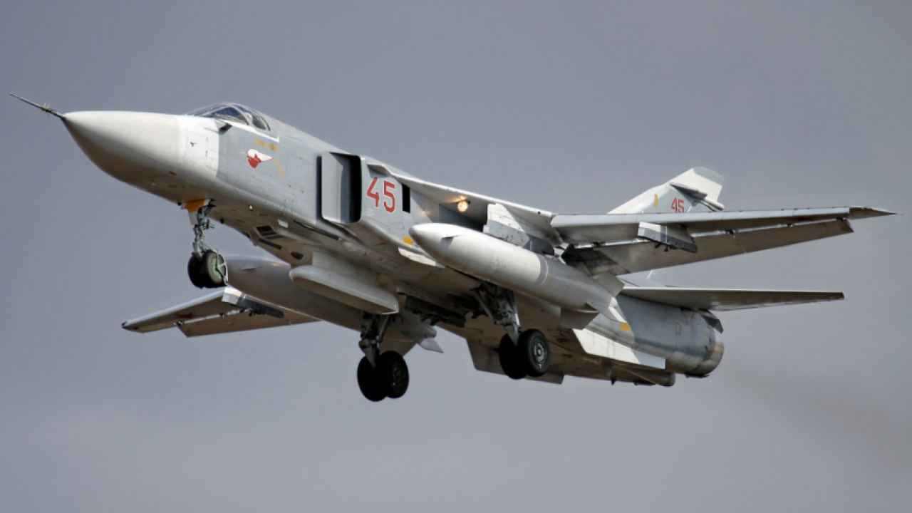 Су-27 и Су-24МР проведоха учения над неутралните води на Черно море