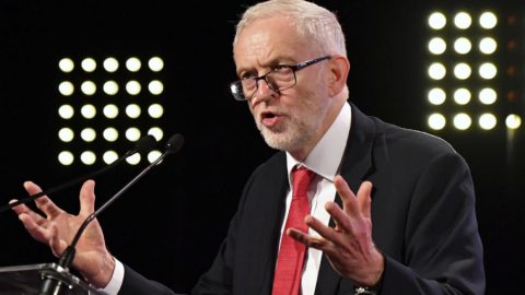 Daily Mail: Британските специални служби «отвориха очите» на Корбин за «руската заплаха»