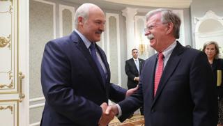 Болтън, белоруския суверенитет