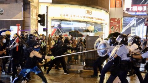 Le Figaro: Протестите унищожават бизнеса — френски предприемачи мислят да напуснат Хонконг