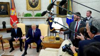 CNN, среща, Тръмп, политически цирк