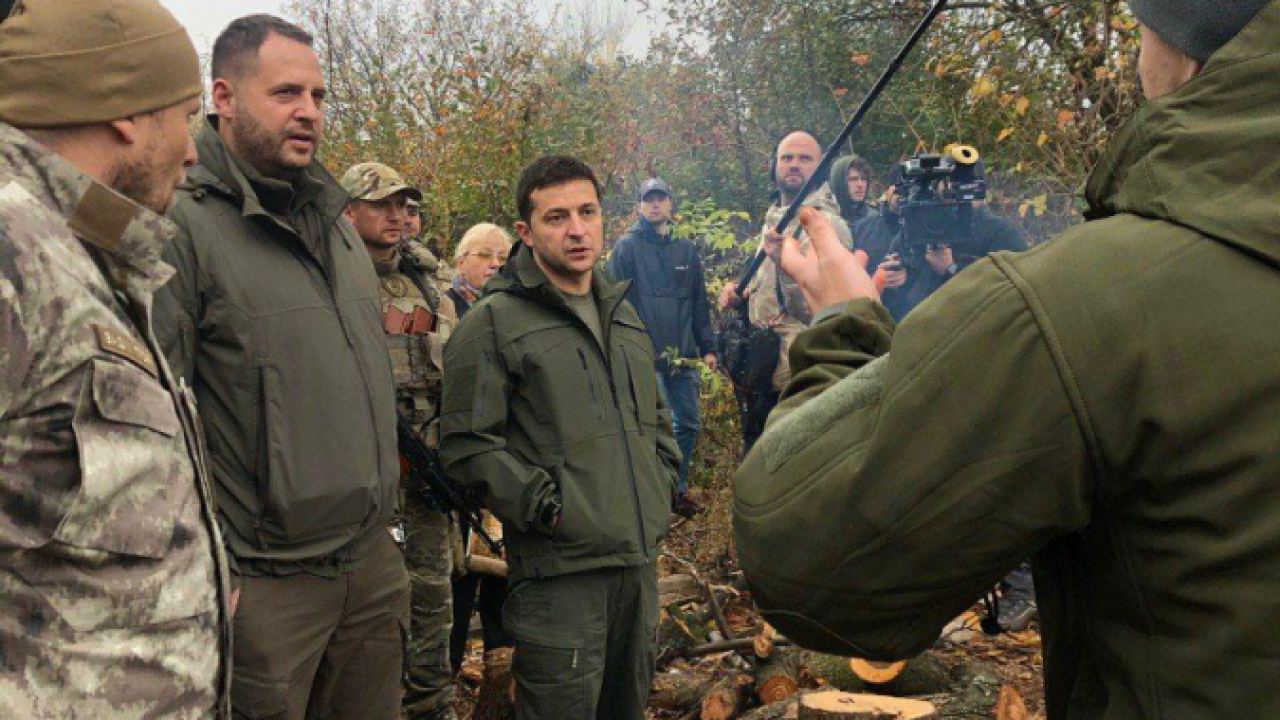 Зеленски се руга с украински националисти в Донбас