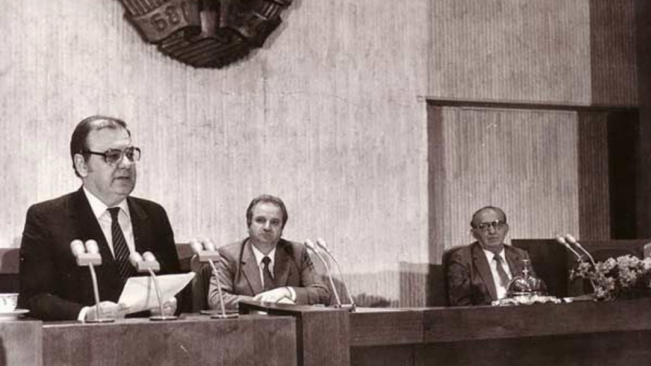 Десети ноември – мащабната пропагандна измама