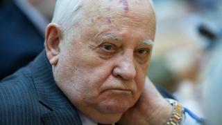 Горбачов, надпревара, ядрено въоръжаване, Запада