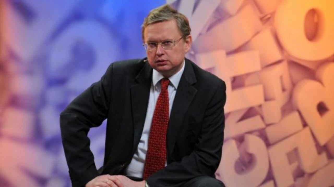 Проф. Михаил Делягин: Правителството замразява парите и унищожава страната