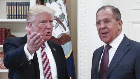 CNN: Даже на фона на импийчмънта Тръмп не се стеснява “да се консултира” с Москва
