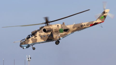 Кадри от фронтовата линия: Руските Ми-35 и артилерията разбиват бойците в Либия