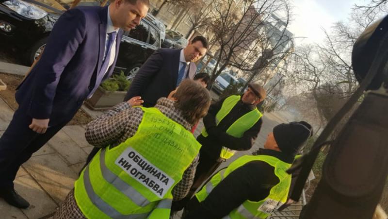 Kaloyan Pargov insisted that property house owners protesting in entrance of the CO needs to be acquired by the related deputy mayor
 – 2024-06-27 09:21:32