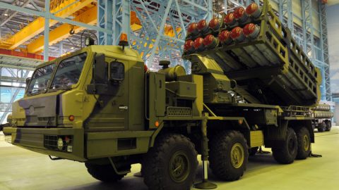 Първият комплект зенитна система S-350 "Витяз" предаден на войските