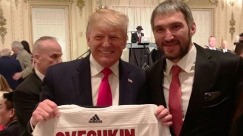 Washington Post: «Близкият приятел на Путин» Овечкин на Рождество стана по-близък и до Тръмп