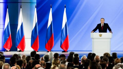 Путин ще подпише отделен указ относно времето за изменения на Конституцията