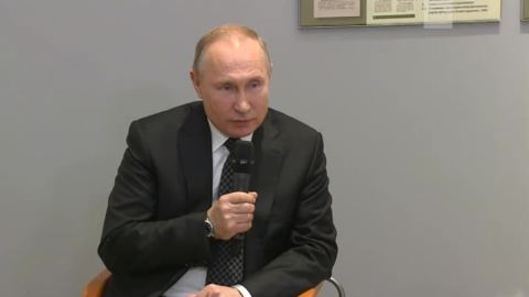 Путин обеща да затвори „мръсните уста“ на тези, които пренаписват историята
