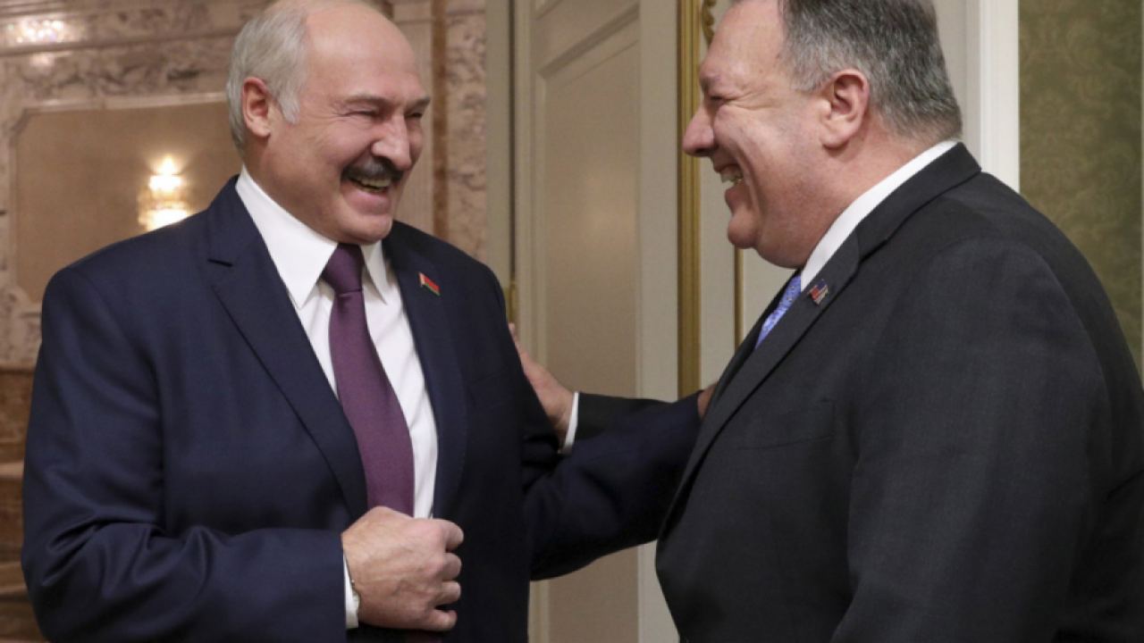 САЩ се опитват да замажат очите на Лукашенко