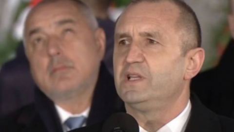 Пилотът, повелителят на мисирките и фаталната жена