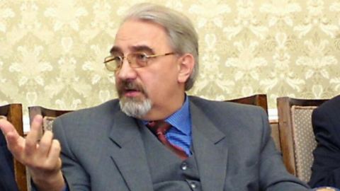 Няма по-глупаво нещо от това българинът сега да си сменя левовете в евро, ще загуби