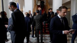 Френски властиq контролq социалните мрежи