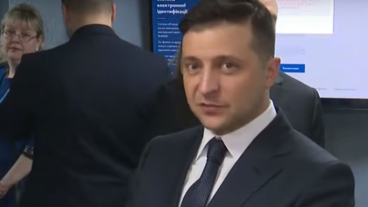 Момченцето остана без бонбонки: Владимир Зеленски е смъртно обиден на Доналд Тръмп