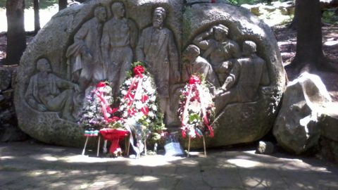 БСП за 30 години не скъсва с миналото, с традициите, със своите идеи, герои и хилядите загинали