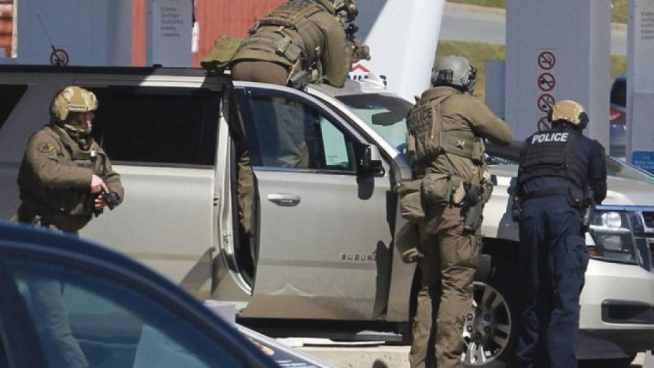 Не само САЩ - американският континент постепенно потъва в хаос