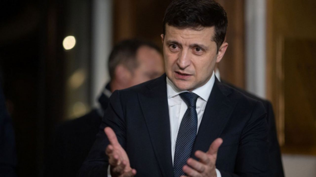 El País: «Над Украйна е надвиснал призракът на банкрута» — Зеленски помоли Европа за помощ