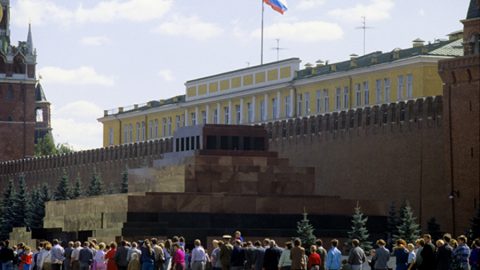 ВИЦ: Опашки пред мавзолея на Ленин