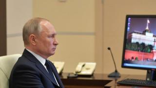 Путин, удар, гърба