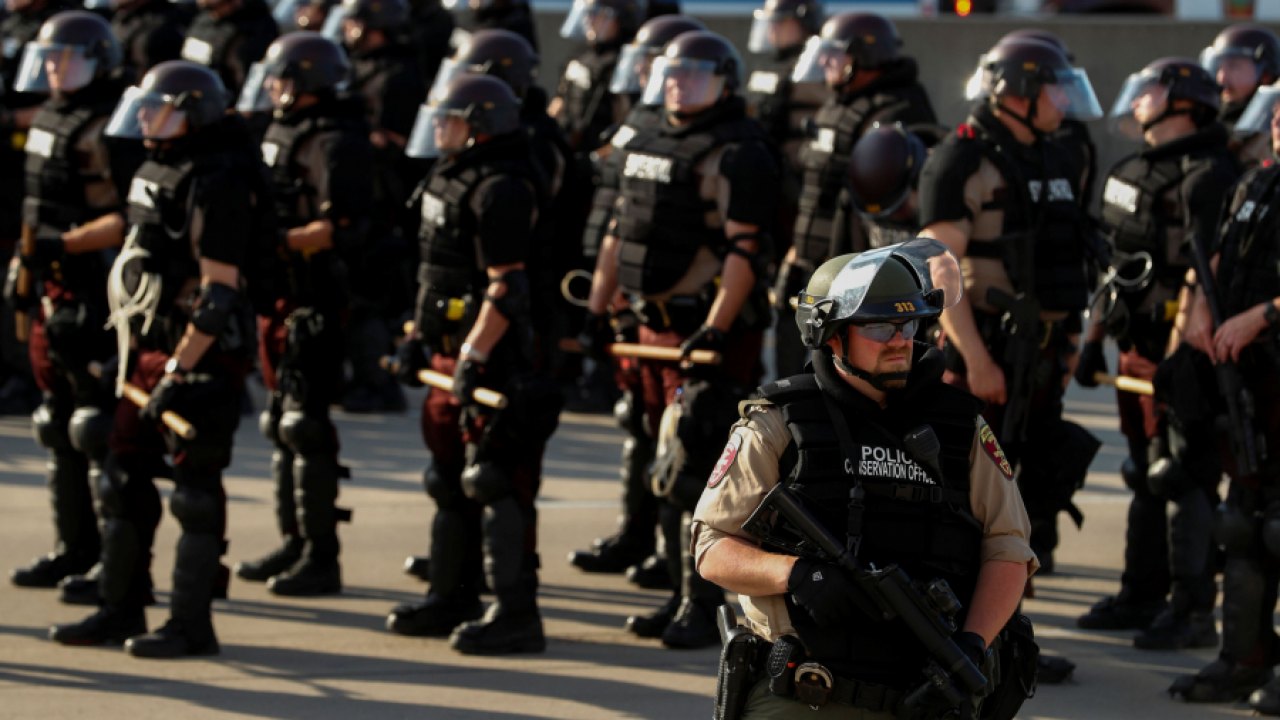 Докато американската демокрация умира, географията ще разбие сцената