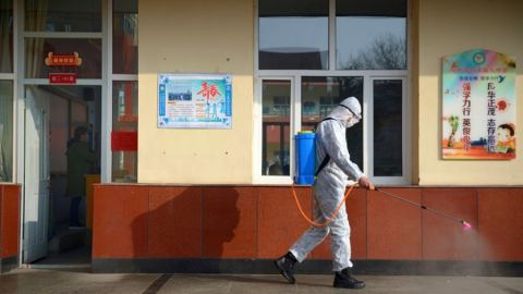 Forbes: Надяват се да победят новото настъпление на чумата от Китай с антибиотици