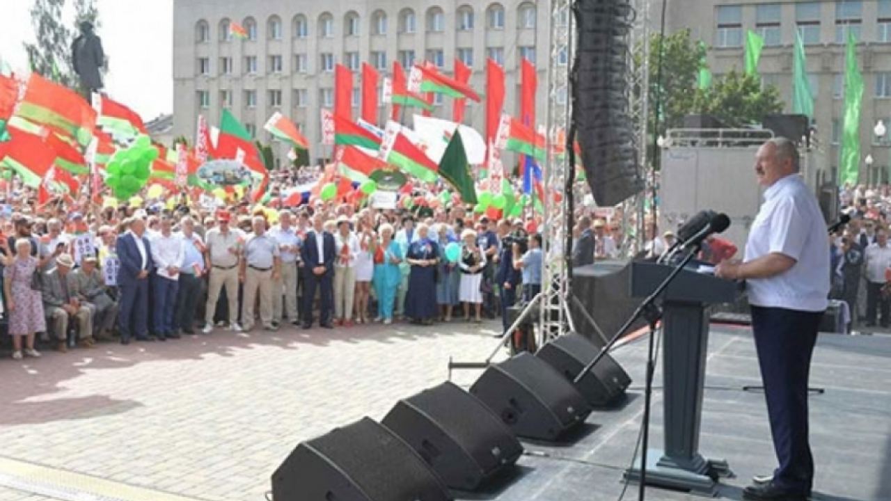 Лукашенко заръча да се затворят всички стачкуващи предприятия в Беларус