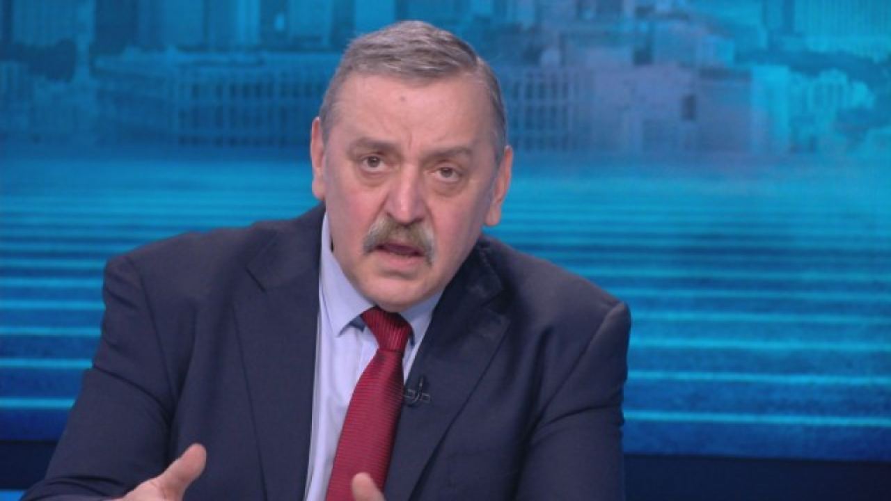 Проф. Тодор Кантарджиев: Яжте домати в месеца около ваксината, помага срещу тромбози