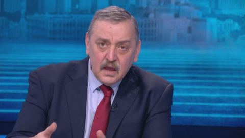 Проф. Тодор Кантарджиев: Яжте домати в месеца около ваксината, помага срещу тромбози