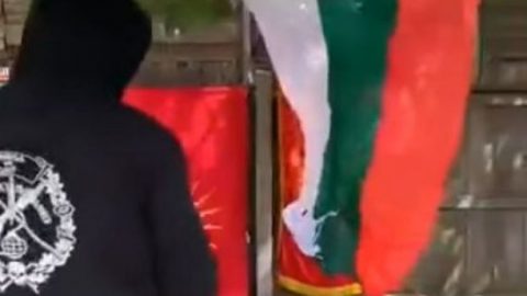 Скопие осъди запалването на българското знаме