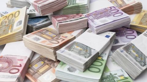 ЕС забрани доставянето на евро в Русия