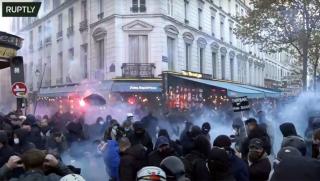 TV5 Monde, Французи, митинги, закона за глобалната сигурност