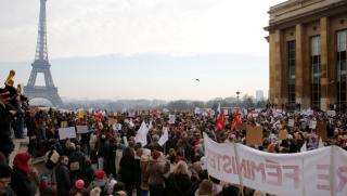 Атмосфера на насилие, репресии, Le Monde, отказ, французи, демонстрации