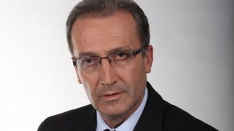 Емил Костадинов: Единственото решение е безусловното оттегляне на Нинова!
