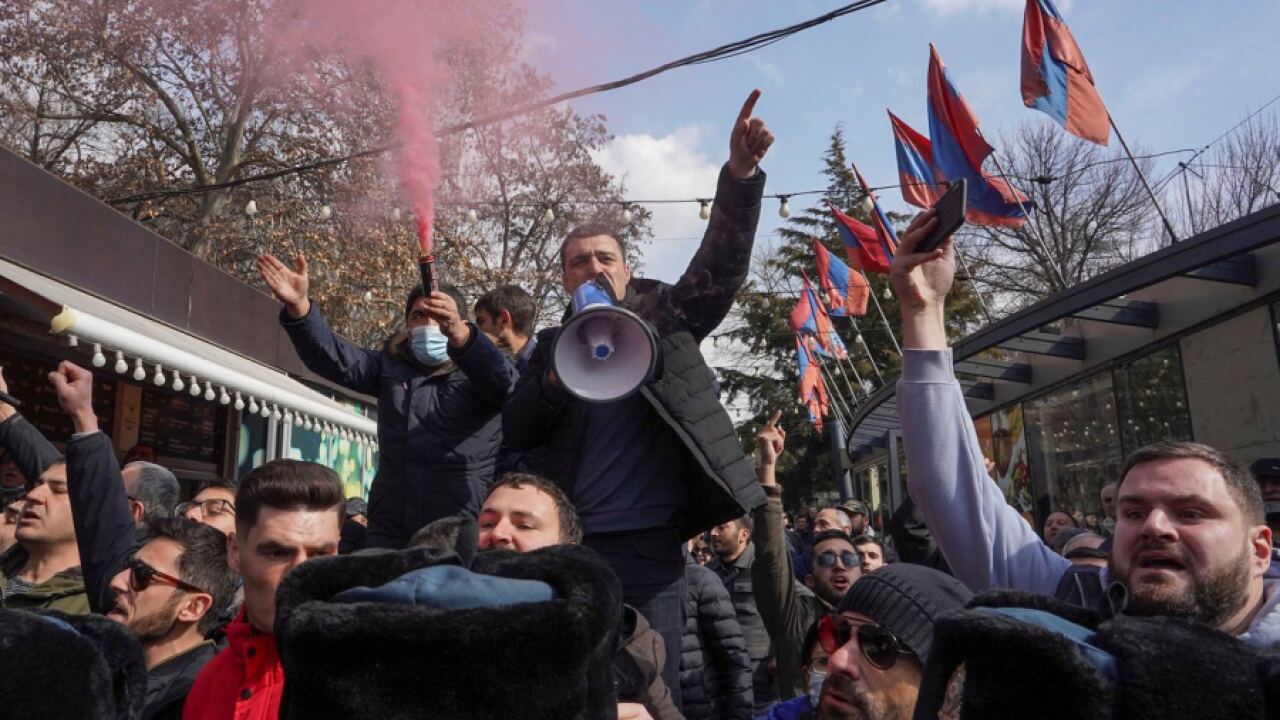 Euronews: Русия, САЩ и ООН призовават конфликтуващите страни в Армения към сдържаност