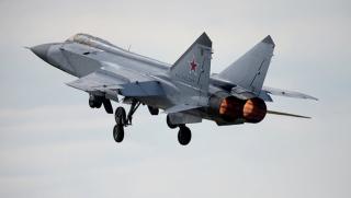 Руски МиГ-31, прихвана, норвежки шпионски самолет