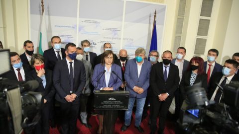 Тест за политическа адекватност! Нинова: Получихме покана от Румен Радев за връчване на третия мандат